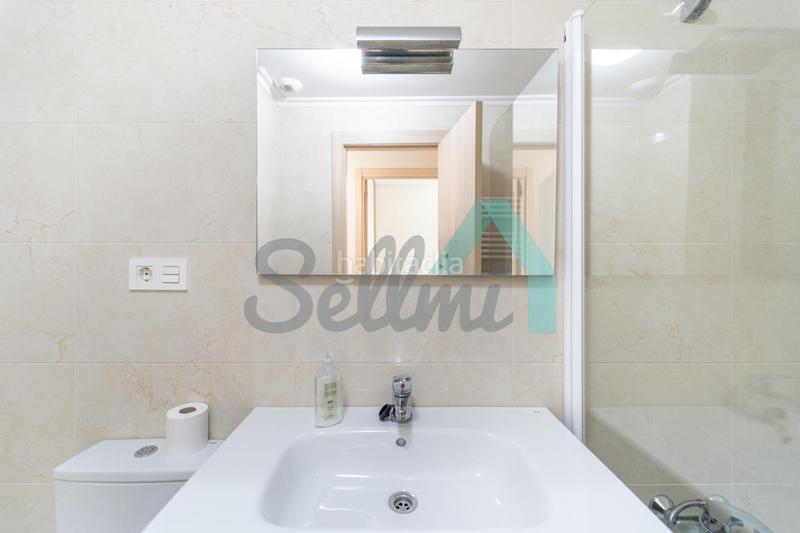 Foto 4c56ac16-09fd-4796-9b78-e8ad9f82a45f. Pis amb calefacció aparcament a Roces Gijón