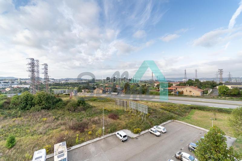 Foto b52180a5-b72d-4aa3-a60a-c7eae7f9c967. Pis amb calefacció aparcament a Roces Gijón