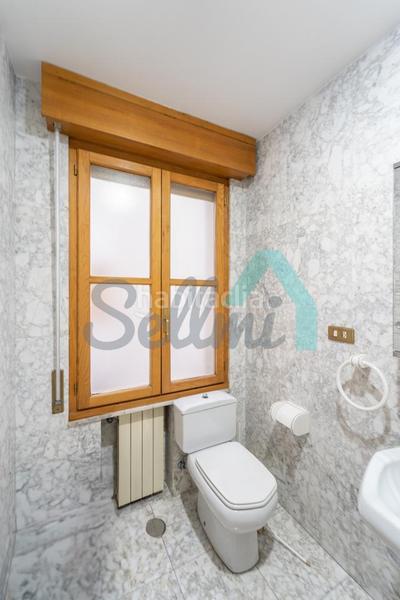 Foto 22843782-fc83-48fd-b18e-47499a702e41. Pis amb calefacció aparcament a Salesas - Foncalada - Campoamor Oviedo