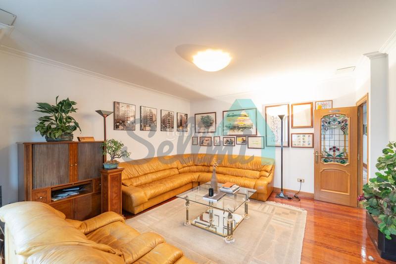 Foto 9373999b-e154-48d2-9130-5b0b6f094371. Piso en Salesas - Foncalada - Campoamor Oviedo