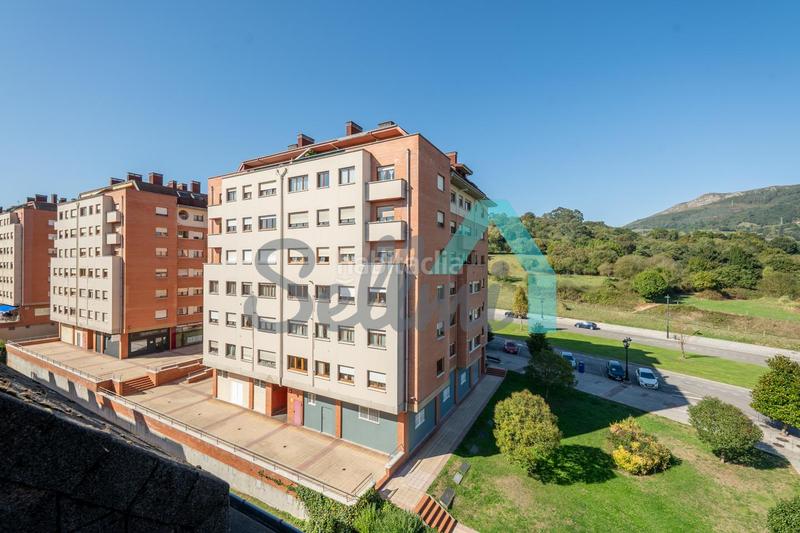 Foto 04deee49-9ed9-4c06-a222-28a021246c75. Appartement avec chauffage parking dans Las Campas Oviedo