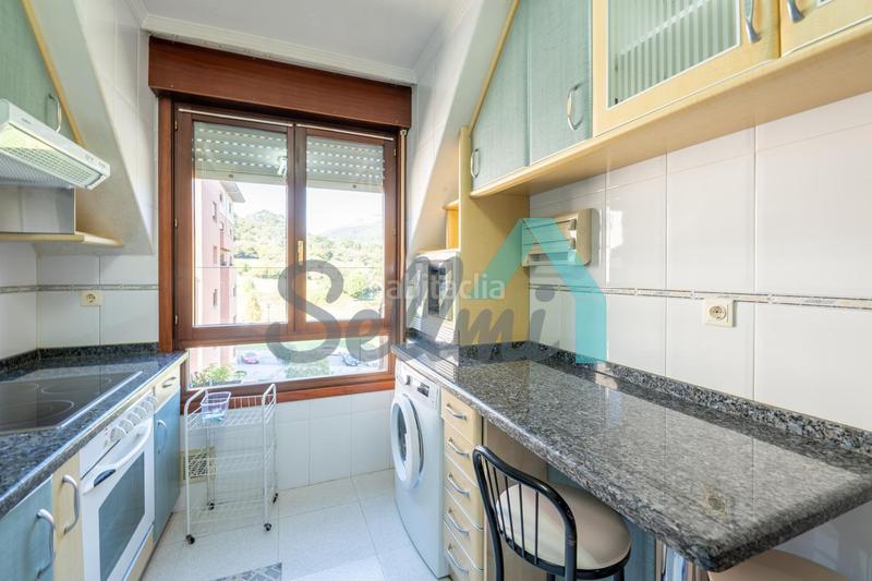 Foto 8ad436c6-2d1d-4735-82e4-d89d679104b9. Etagenwohnung mit heizung parking in Las Campas Oviedo