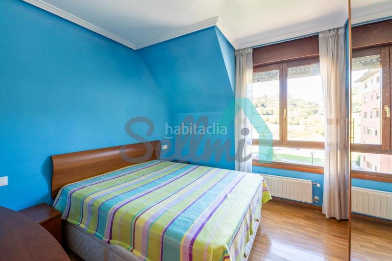 Foto eaf5a53b-2310-48fb-87f2-a91b90d62bf5. Etagenwohnung mit heizung parking in Las Campas Oviedo