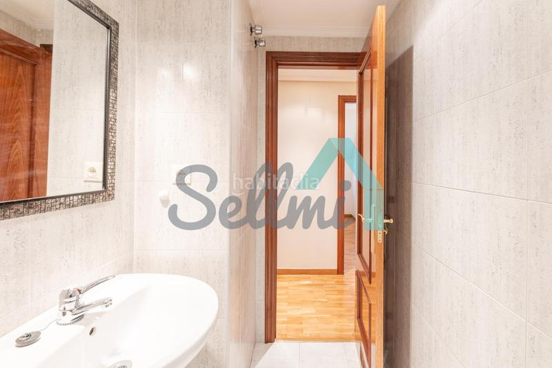 Foto 7ab43d48-c9a2-479c-811d-96d19749e5c3. Flat with heating parking in Las Campas Oviedo