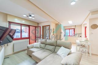 Zweistöckige Wohnung  Leopoldo alas