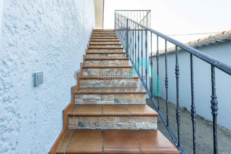 Foto 806ec147-47a4-4af9-ac1e-cd49499a73f9. Lloguer casa amb aparcament a Valdés