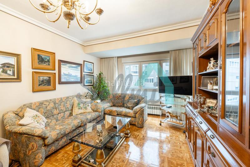 Foto 3f7a46e7-3341-4138-bc96-ca8d31fc80f9. Flat with heating parking in Milán - Pumarín Oviedo