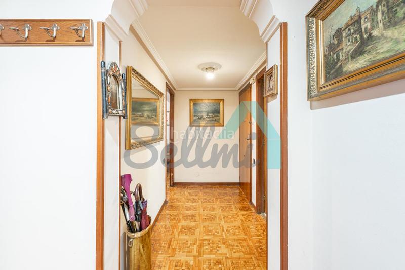 Foto 40bbe53c-89f4-4ddb-9c6c-232818cdf055. Flat with heating parking in Milán - Pumarín Oviedo