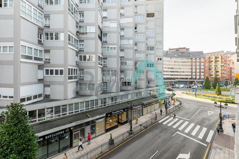 Foto 5dcc3f0b-ee43-4332-8b7b-fd8c0b59f637. Flat with heating parking in Milán - Pumarín Oviedo