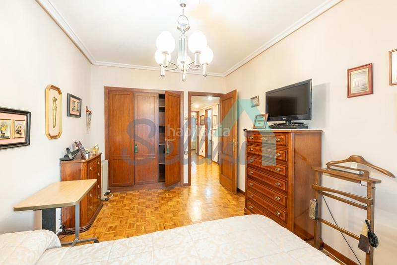 Foto 8346882d-8c25-4bc6-9ade-2a3c64500a97. Flat with heating parking in Milán - Pumarín Oviedo