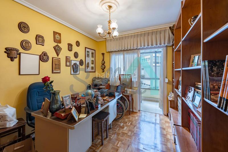 Foto a52c6990-5903-4100-907e-f56348a30fe4. Flat with heating parking in Milán - Pumarín Oviedo