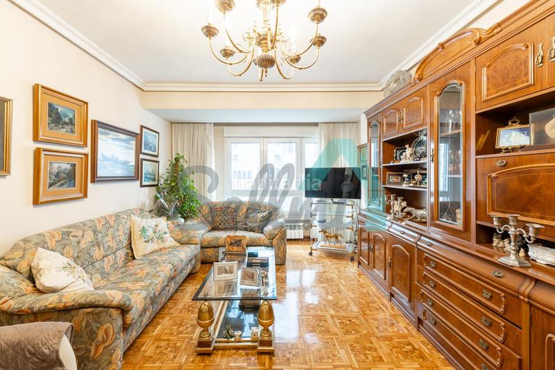 Foto f50ac8bc-059a-42da-87e7-bd7ef5d403a9. Flat with heating parking in Milán - Pumarín Oviedo