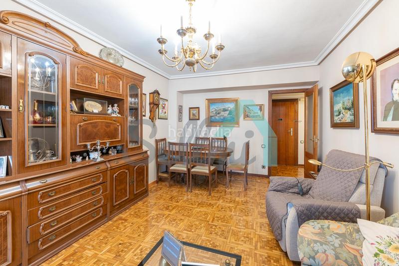 Foto ac1301f6-9fff-4b2d-b341-8d727bcf4b3c. Pis amb calefacció aparcament a Milán - Pumarín Oviedo