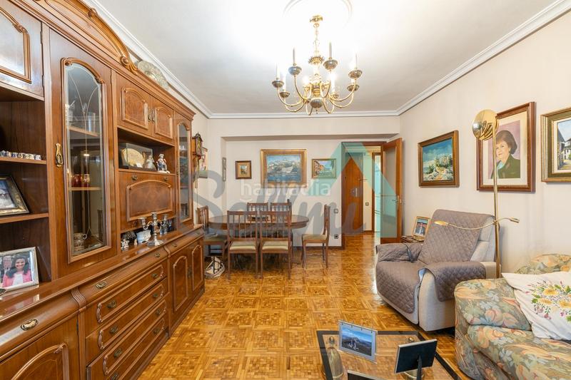 Foto acdbce5d-e88c-41ff-b8fc-4c1f9e2a47d8. Pis amb calefacció aparcament a Milán - Pumarín Oviedo