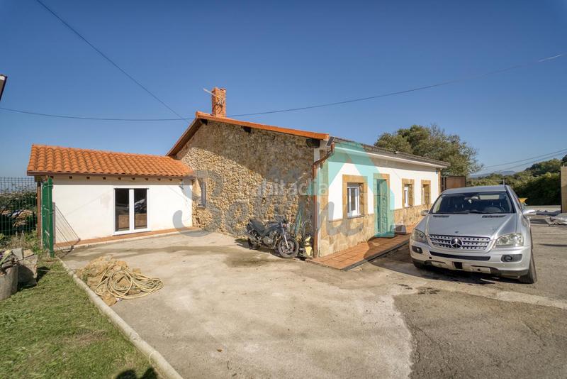 Foto 999ce736-fa0b-4e79-b0b4-b552220708a8. Casa amb calefacció a Carbayin-Lieres-Valdesoto Siero