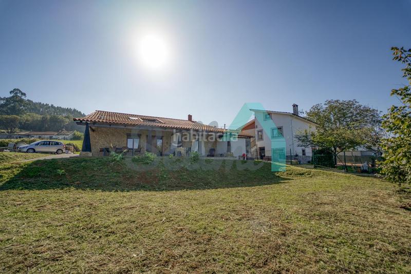 Foto 3b932cc9-8d3d-4e3e-adf8-d26dd37d00f2. Haus mit heizung in Carbayin-Lieres-Valdesoto Siero