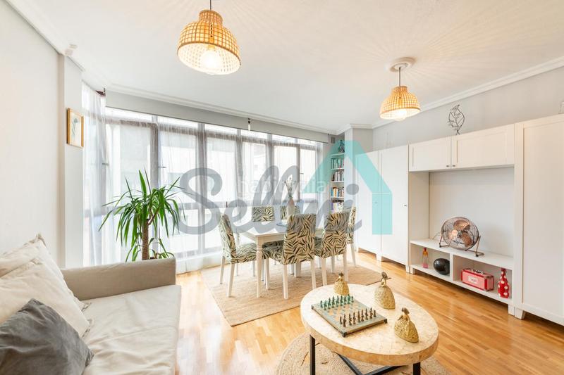 Foto d400785b-4b5d-48a1-976e-34a5bf2e382a. Estudio en Milán - Pumarín Oviedo