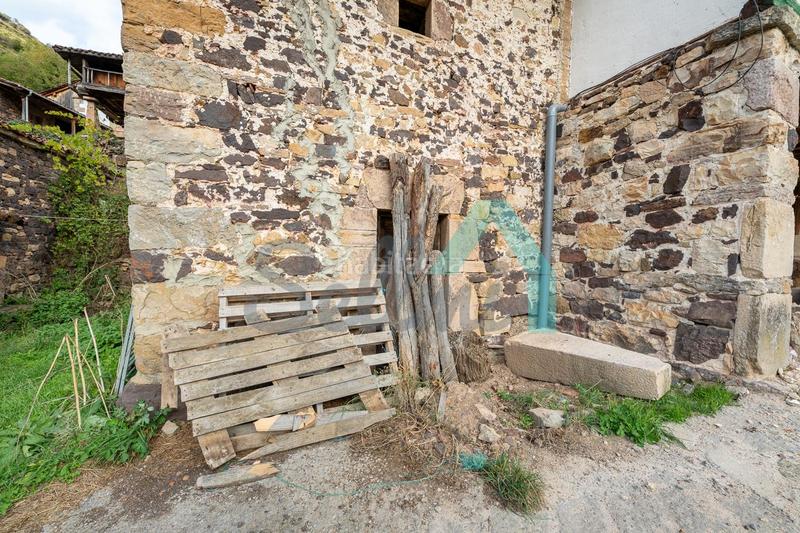 Foto aa5c9fb8-b8ff-49c9-b755-64679777211c. Casa in Somiedo