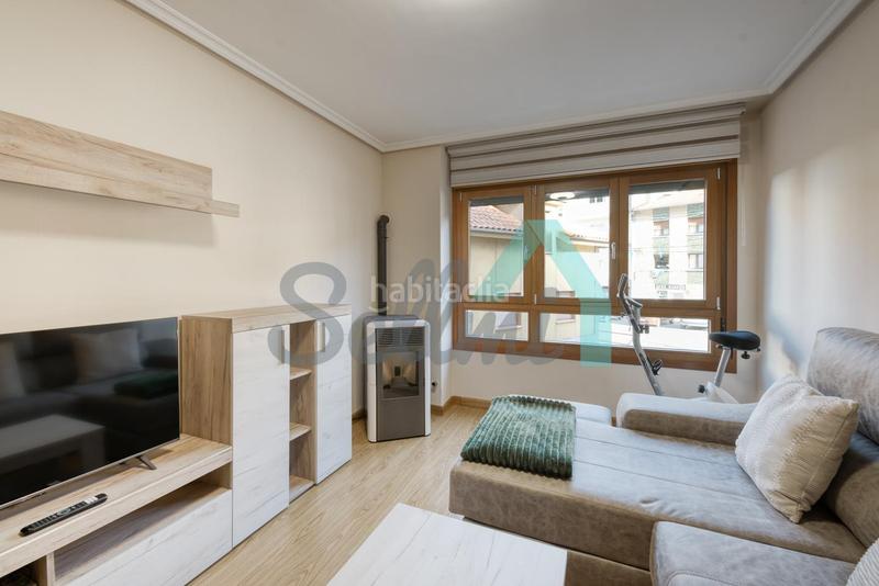 Foto cd8ce80f-4259-44f6-b34c-bd3f08201923. Rez-de-chaussée avec chauffage dans Aller