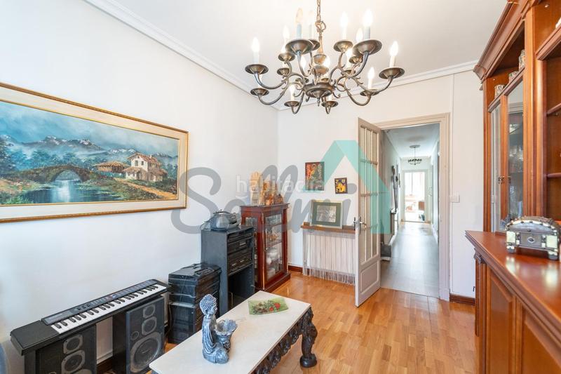 Foto 226b3ca9-8179-4f6f-955f-ae6f85b3ef4b. Flat with heating parking in La Felguera Langreo