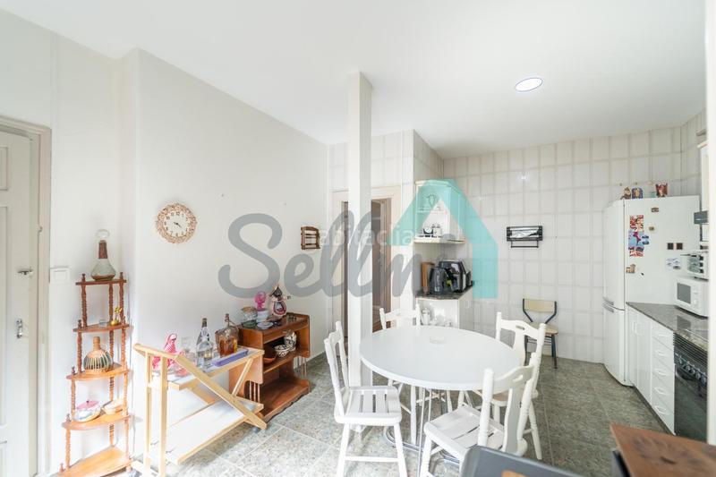 Foto 7eb3852c-0b6d-4bd6-accc-20641a1790f0. Flat with heating parking in La Felguera Langreo