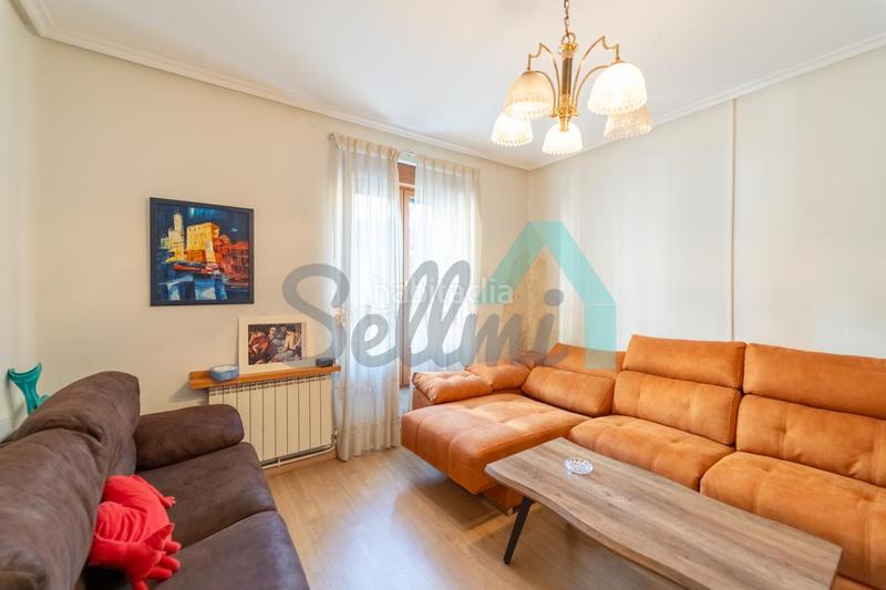 Foto c74debb4-0235-4bff-b1d0-df034bb26584. Flat with heating parking in La Felguera Langreo