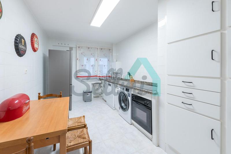 Foto 8d98052c-abc6-45ae-8760-4d09b7c80d72. Rent flat with heating in Masip Oviedo