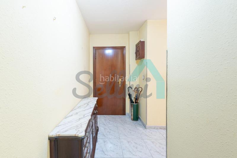 Foto 6fb4097e-7083-42a0-a374-1a7c8d9f1d7d. Flat with heating parking in El Cristo Oviedo