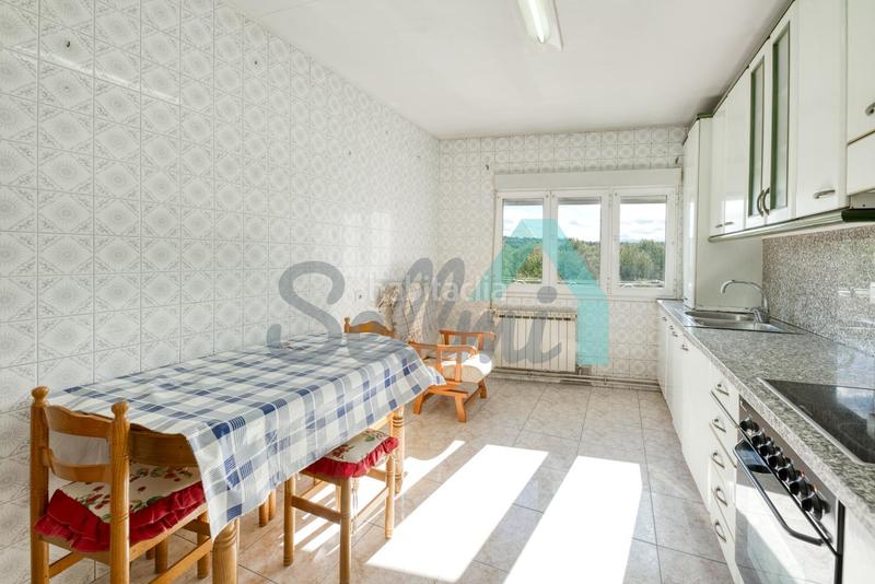 Foto b36740ba-6206-4ad1-bcd2-3803add43761. Flat with heating parking in El Cristo Oviedo