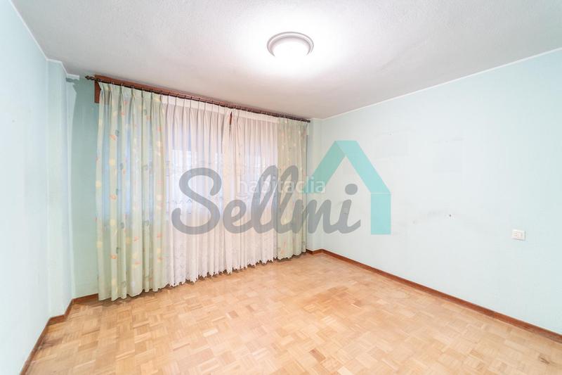Foto b0169a2f-5370-436a-a857-d7d111f09d65. Appartamento con riscaldamento parcheggio in Centro Avilés