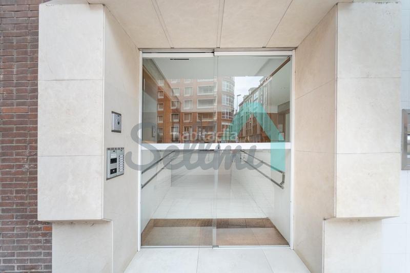 Foto 5a2bc2c2-80ef-460c-a583-bfd5a0f069f0. Etagenwohnung mit heizung parking in Centro Avilés