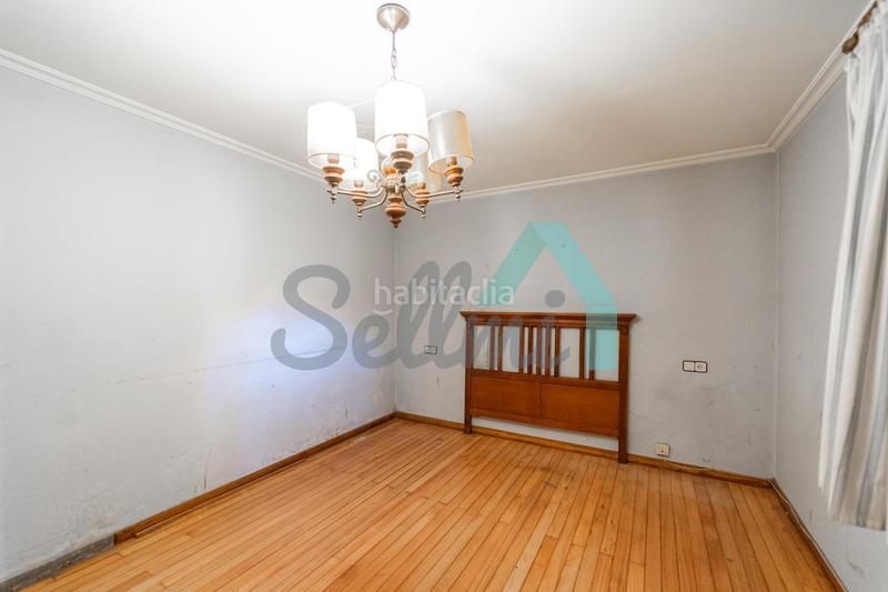 Foto 55af3a90-d437-479f-9438-c066851aef56. Casa amb calefacció aparcament piscina a Somió Gijón