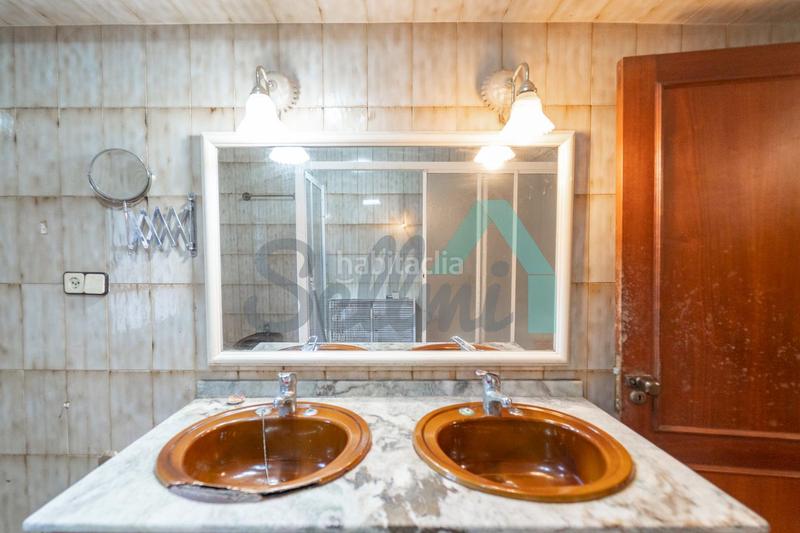 Foto a26d00f2-e393-45cb-b3d5-008ef0ebda23. Casa amb calefacció aparcament piscina a Somió Gijón