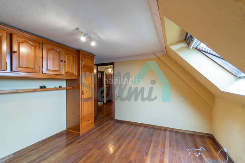 Foto cb3a5af4-aa40-4f38-a0de-04f57710541d. Casa amb calefacció aparcament piscina a Somió Gijón