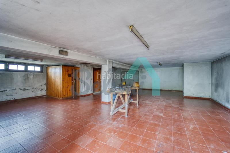 Foto cbe468ae-4cdf-418d-8b68-d8883b2942de. Casa amb calefacció aparcament piscina a Somió Gijón