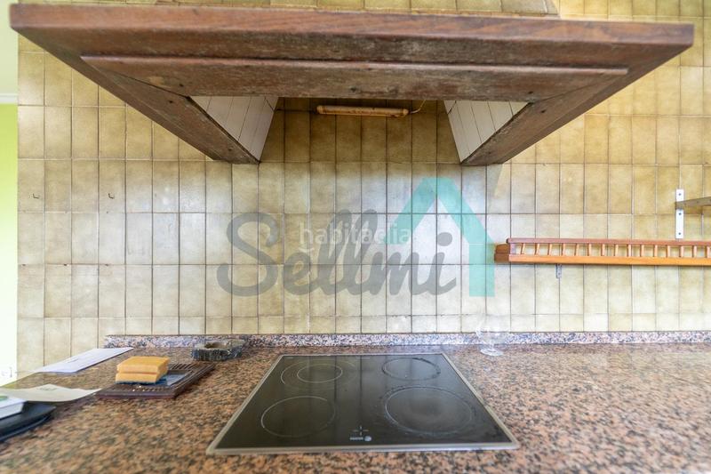 Foto d0fa55df-74c6-4586-99fc-bf10f3af21ba. Casa amb calefacció aparcament piscina a Somió Gijón