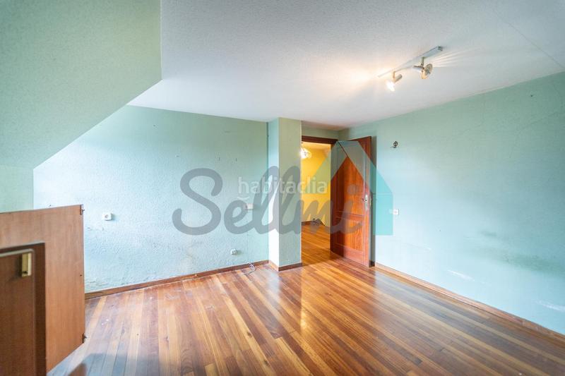 Foto de82210c-c515-4652-9ab9-15a9b0d7d56d. Casa amb calefacció aparcament piscina a Somió Gijón