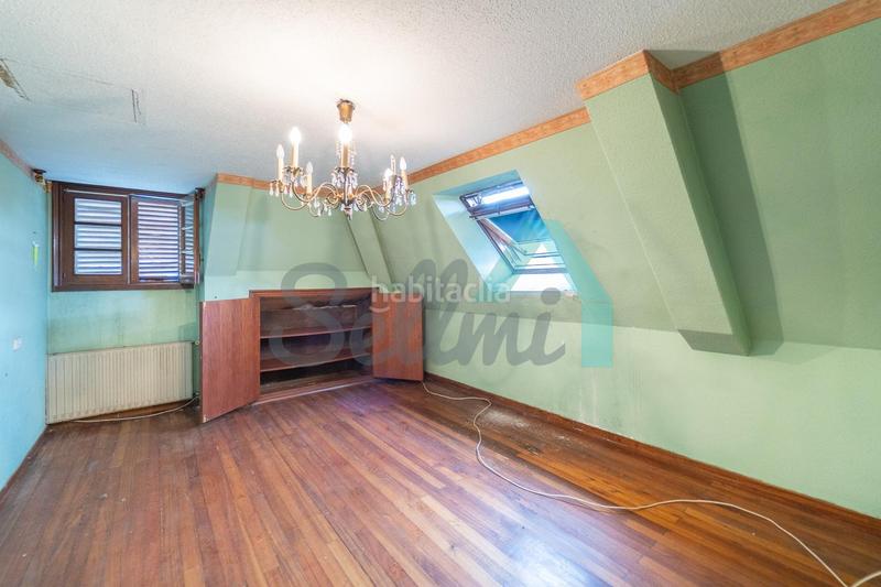 Foto fca0ef8d-f946-4eed-a971-f16d8c967788. Casa amb calefacció aparcament piscina a Somió Gijón