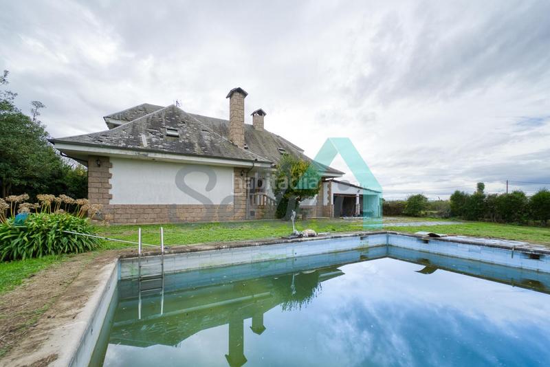 Foto 16cf7a43-3eba-42f8-beaf-f3d549e52a91. Haus mit heizung parking pool in Somió Gijón