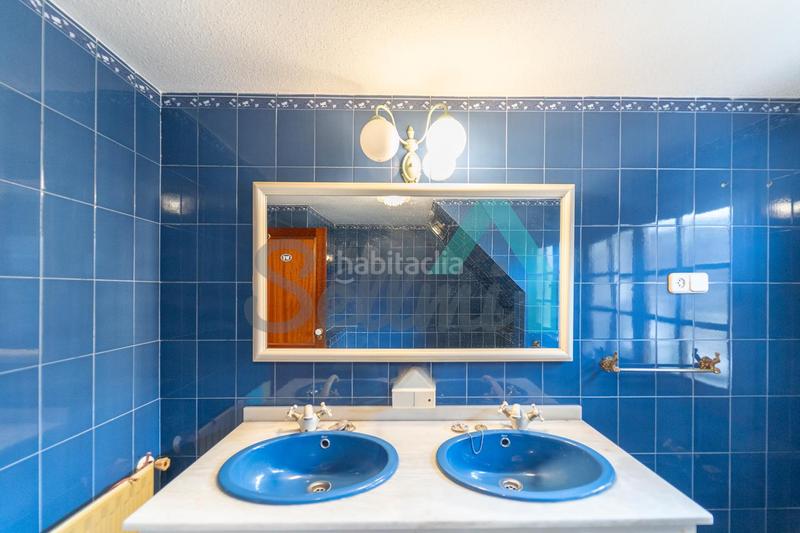 Foto 2c4359e5-506d-40f9-b883-c1ff101c0512. Haus mit heizung parking pool in Somió Gijón