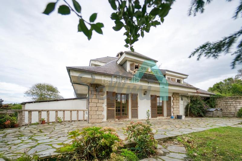 Foto f7614f52-c327-4336-aa4d-3b4e0459cc6e. House with heating parking pool in Somió Gijón