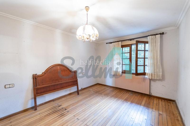 Foto 1c0777f1-19db-42bc-ae70-b86bd63281e3. Maison avec chauffage parking piscine dans Somió Gijón