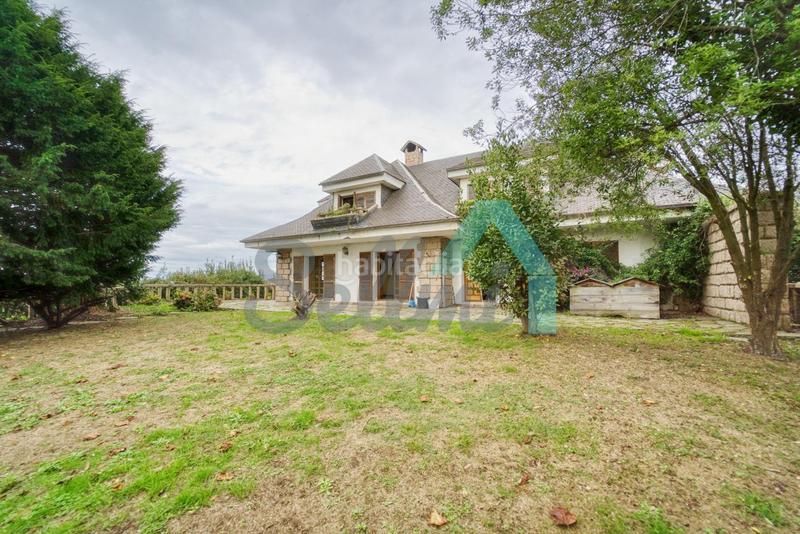 Foto 4672881d-da4c-4cc1-9109-7232a4e0d040. Maison avec chauffage parking piscine dans Somió Gijón