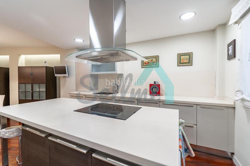 Foto 5a711889-1910-4e63-b562-a08f33cbcb24. Flat with heating parking in Centro Gijón