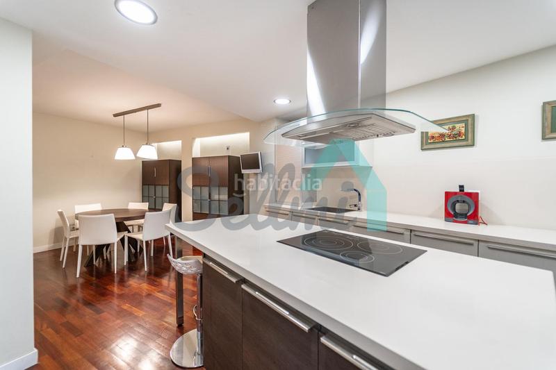 Foto b07b50e7-4cde-4d4e-89c0-b89b1203aa96. Flat with heating parking in Centro Gijón