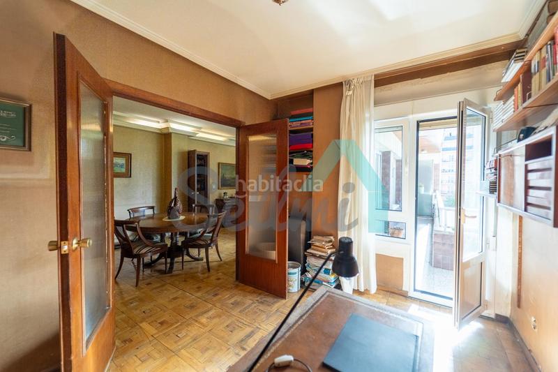 Foto aea8c8bb-f41f-40ea-ab38-61b64d97cb85. Appartamento con riscaldamento parcheggio in Llamaquique Oviedo