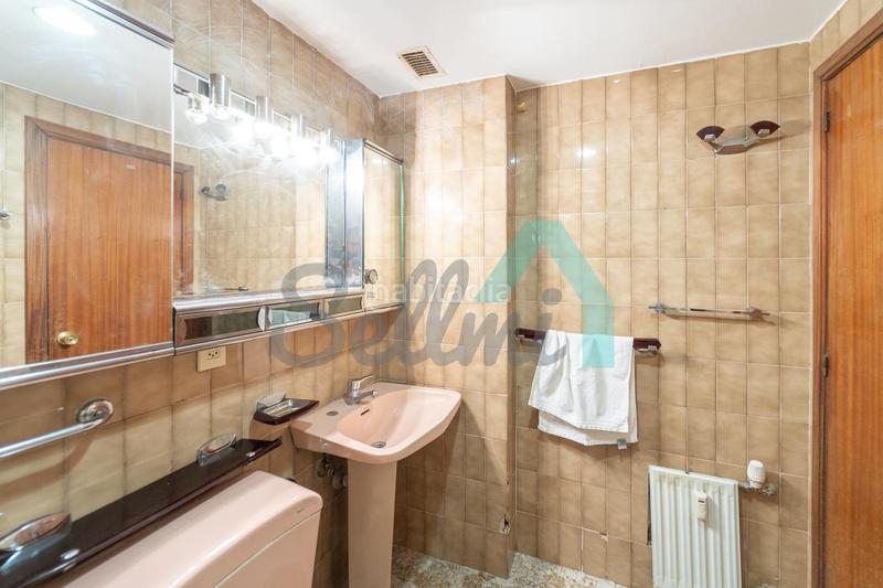Foto 6d7d6dd2-fee4-4d1c-a5ca-20ac230b2db0. Flat with heating parking in Llamaquique Oviedo