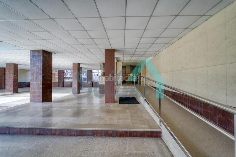 Foto a29b1912-5fd9-409b-84e3-007891bd3ac7. Flat with heating parking in Llamaquique Oviedo