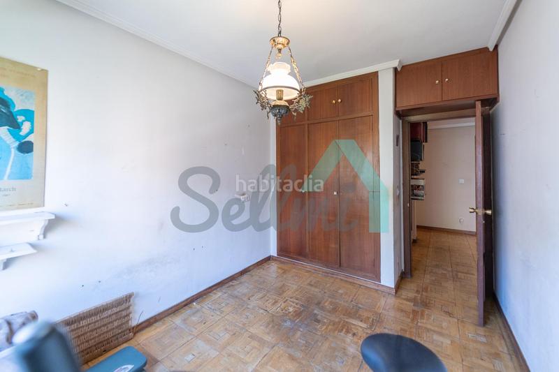 Foto e0f65ddc-0331-4fe3-93f9-2704be7a51a9. Flat with heating parking in Llamaquique Oviedo