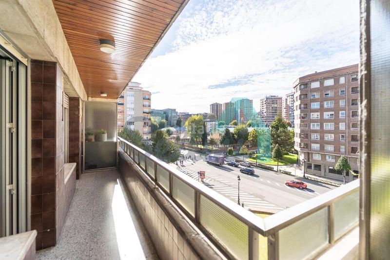 Foto f7f6048c-5210-44ee-b219-81c51cc9e782. Flat with heating parking in Llamaquique Oviedo